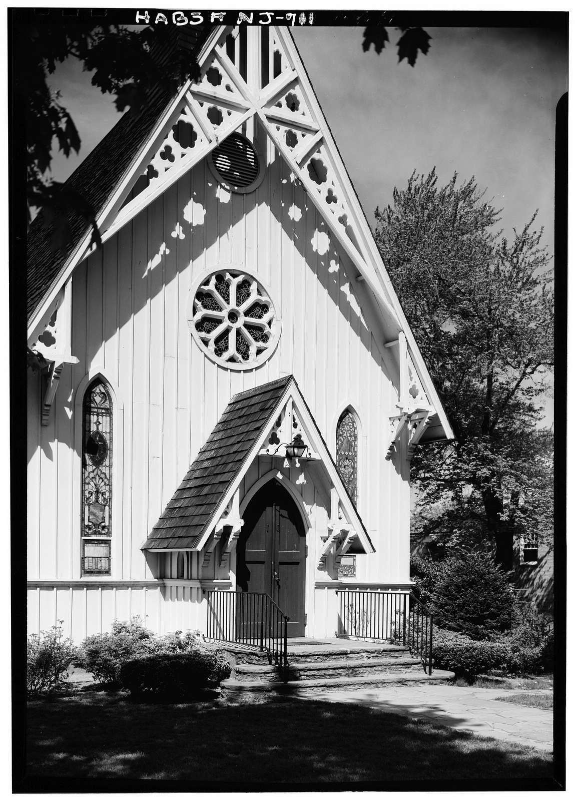 St. Luke's Episcopal Church, Middlesex & Oaks Avenues, Metuchen, Middlesex County, NJ