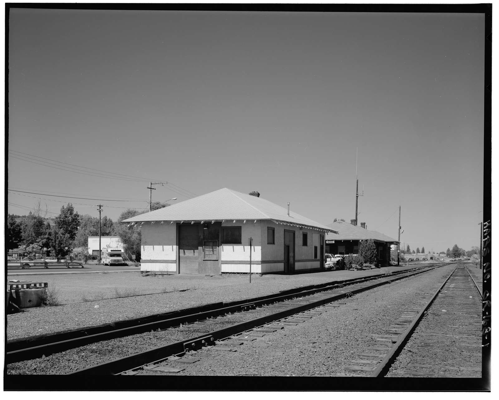 American Railway Express Company Freight Building, 1060 Northeast Division Street, Bend, Deschutes County, OR