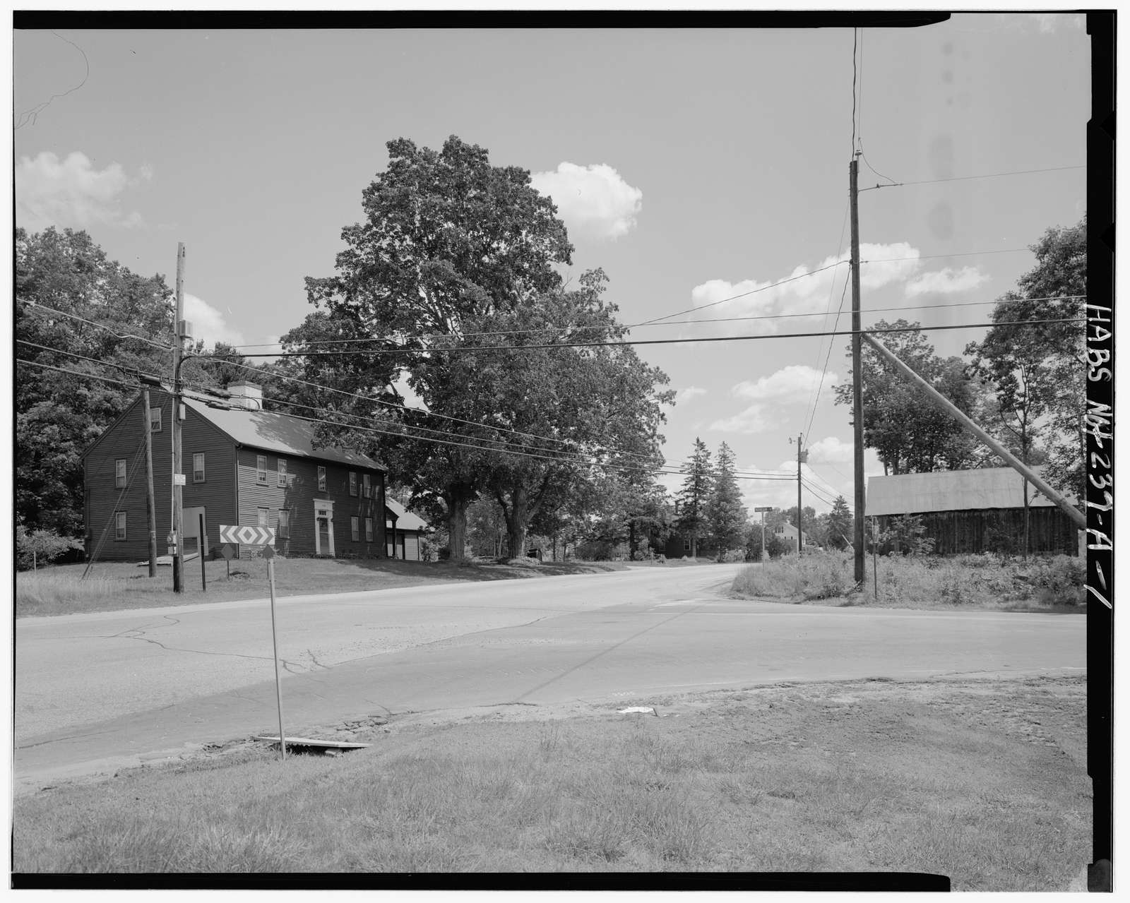 Batchelder-Edgerly Farmstead, Barn, U.S. Route 4, southwest side, southeast corner of New Hampshire Route 43, Northwood, Rockingham County, NH